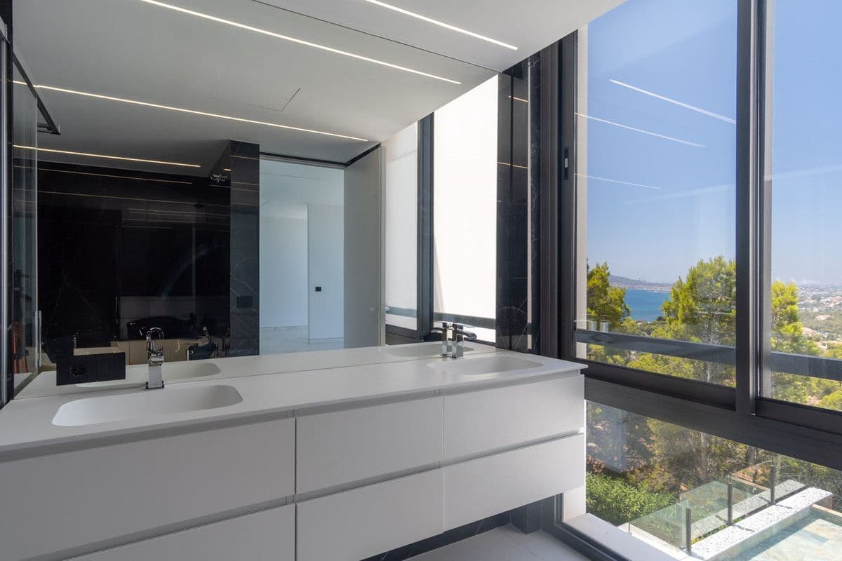 5 bedroom Villa for sale in Altea - € 2,500,000 (Ref: 10013806)