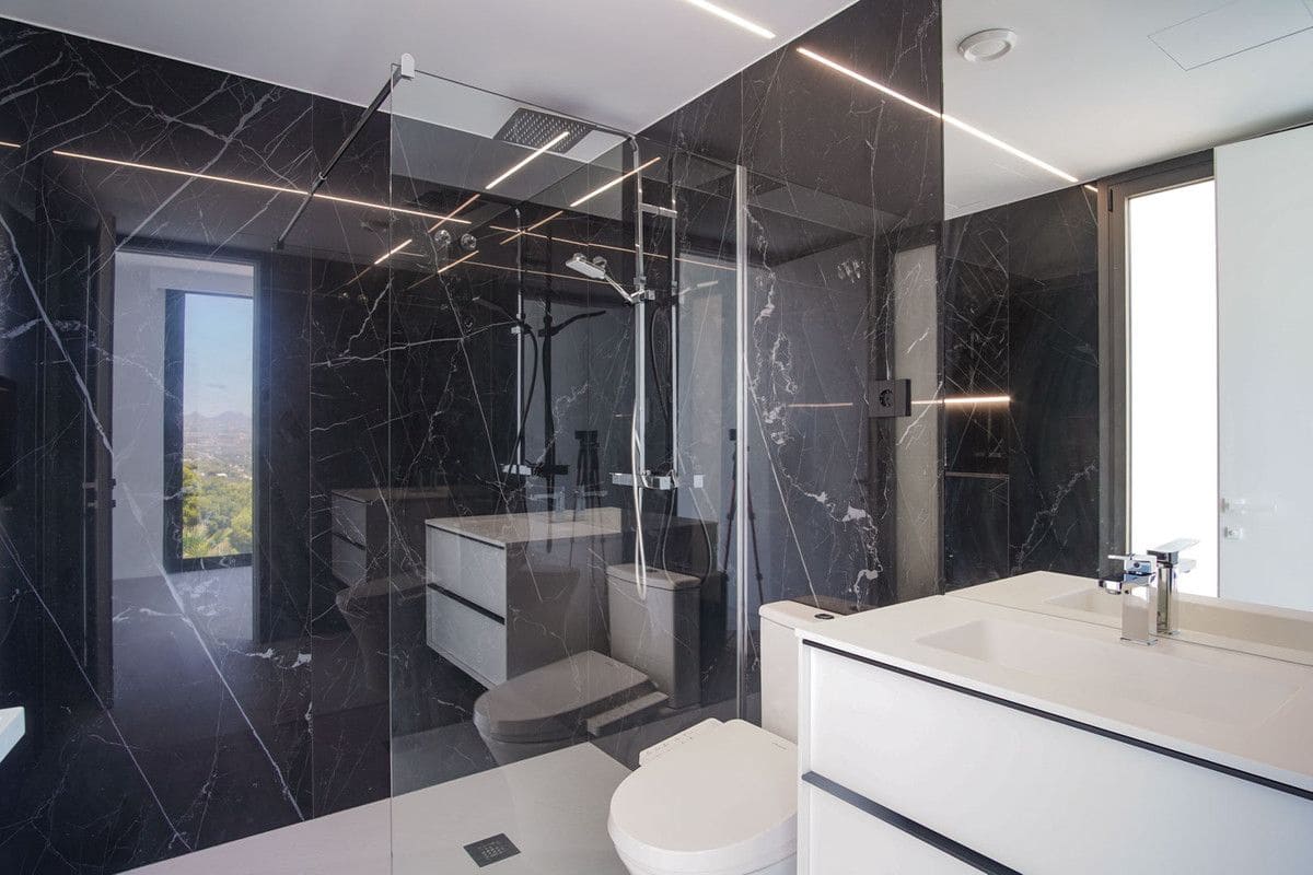 5 bedroom Villa for sale in Altea - € 2,500,000 (Ref: 10013806)