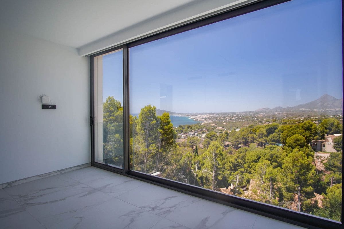 5 bedroom Villa for sale in Altea - € 2,500,000 (Ref: 10013806)