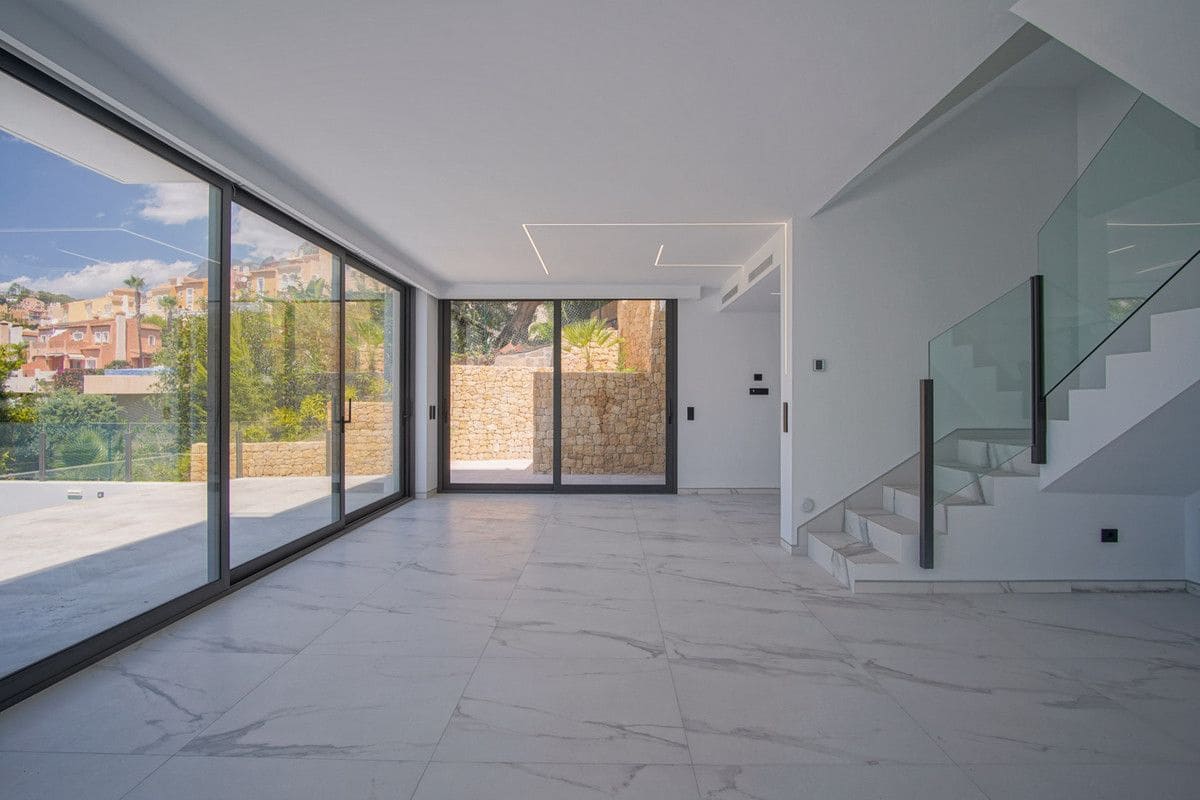 5 bedroom Villa for sale in Altea - € 2,500,000 (Ref: 10013806)