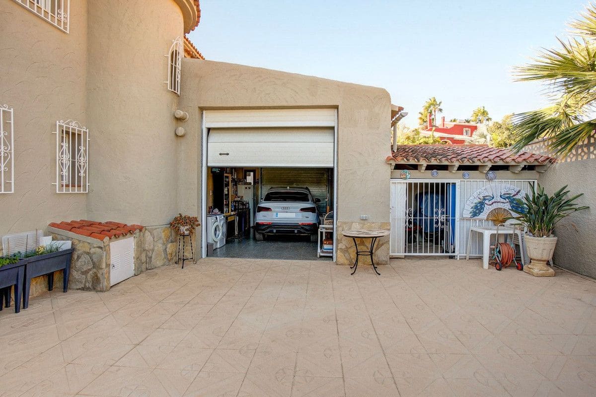 4 soveværelse Villa til salg i Calpe / Calp - € 870.000 (Ref: 10013807)