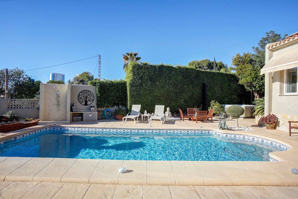 4 soveværelse Villa til salg i Calpe / Calp - € 870.000 (Ref: 10013807)