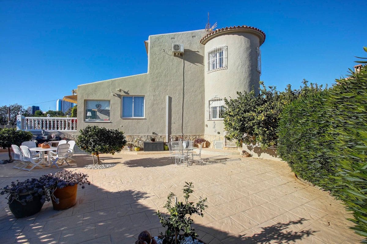 4 soveværelse Villa til salg i Calpe / Calp - € 870.000 (Ref: 10013807)