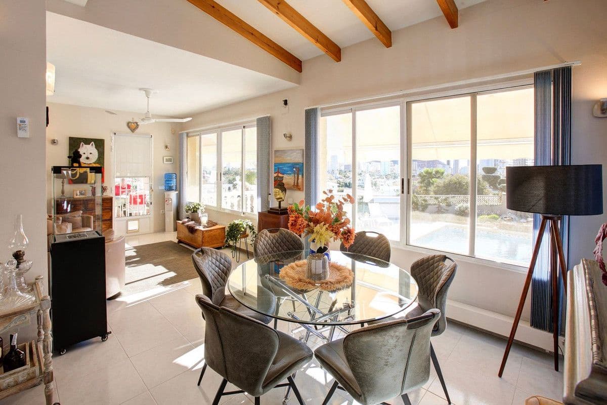 4 soveværelse Villa til salg i Calpe / Calp - € 870.000 (Ref: 10013807)