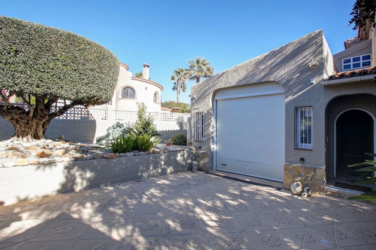 4 soveværelse Villa til salg i Calpe / Calp - € 870.000 (Ref: 10013807)