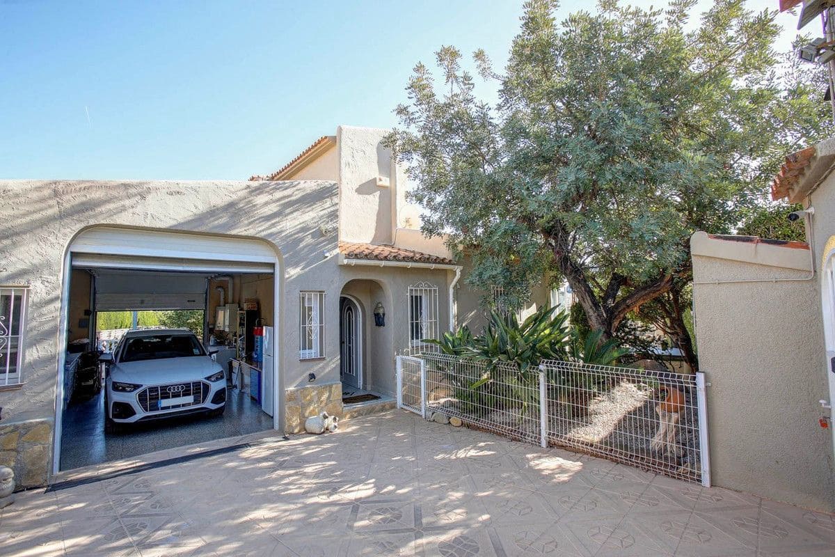 4 soveværelse Villa til salg i Calpe / Calp - € 870.000 (Ref: 10013807)