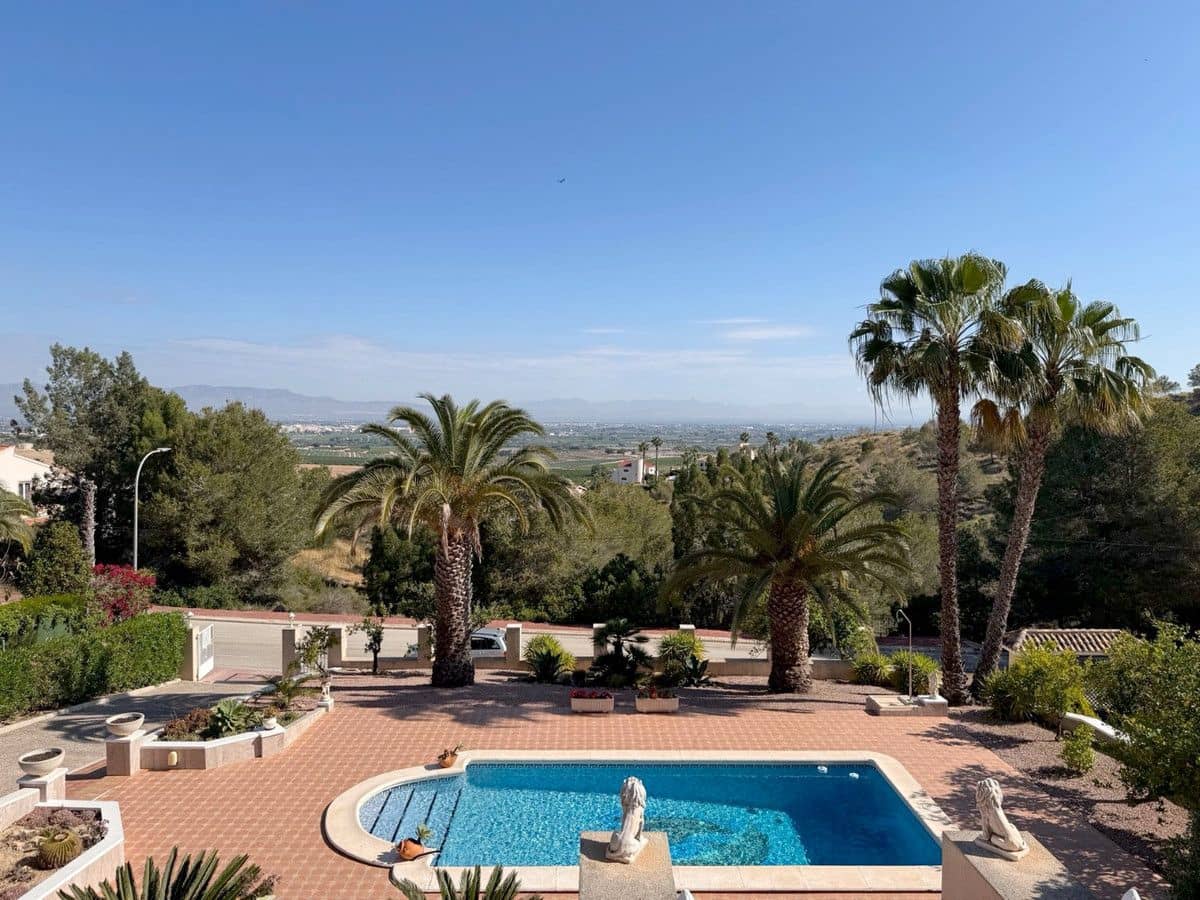 3 bedroom Villa for sale in Algorfa with pool - € 585,000 (Ref: 10013814)