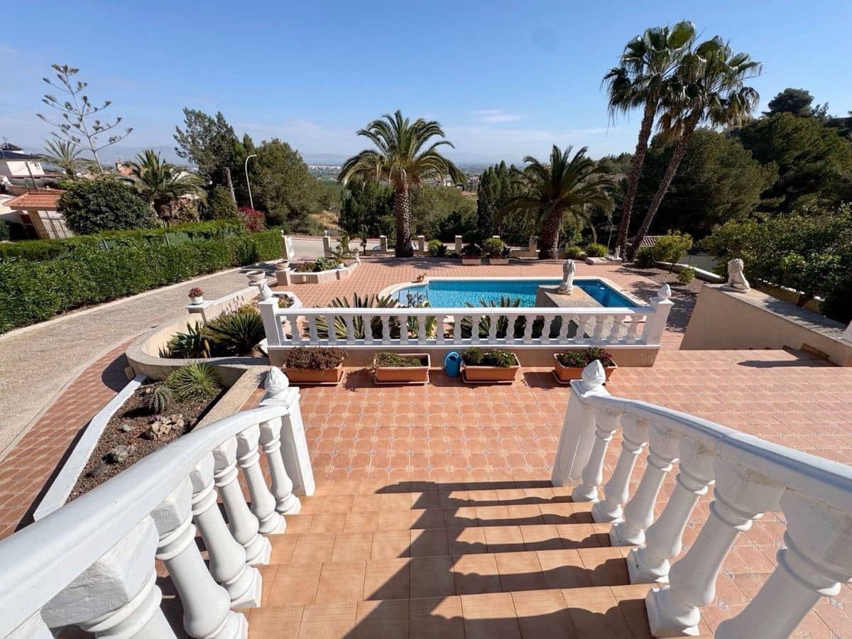 3 bedroom Villa for sale in Algorfa with pool - € 585,000 (Ref: 10013814)