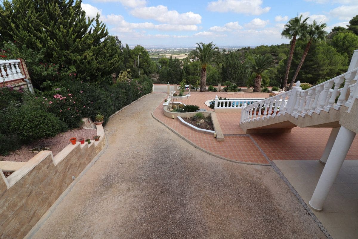 3 bedroom Villa for sale in Algorfa with pool - € 585,000 (Ref: 10013814)