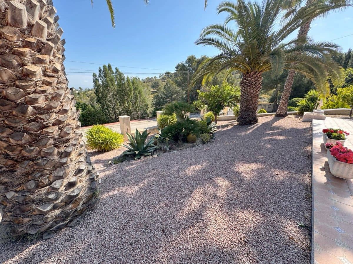 3 bedroom Villa for sale in Algorfa with pool - € 585,000 (Ref: 10013814)