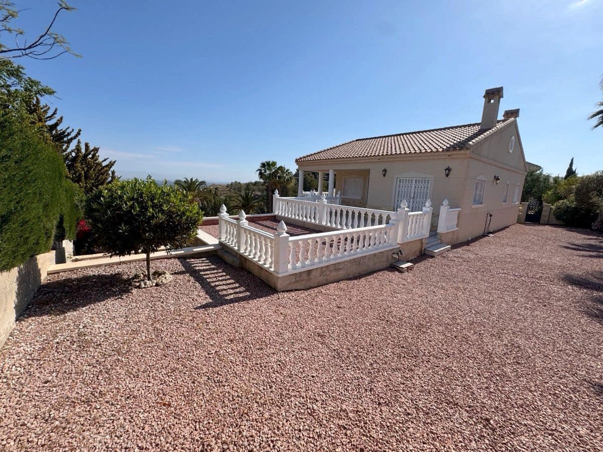 3 bedroom Villa for sale in Algorfa with pool - € 585,000 (Ref: 10013814)