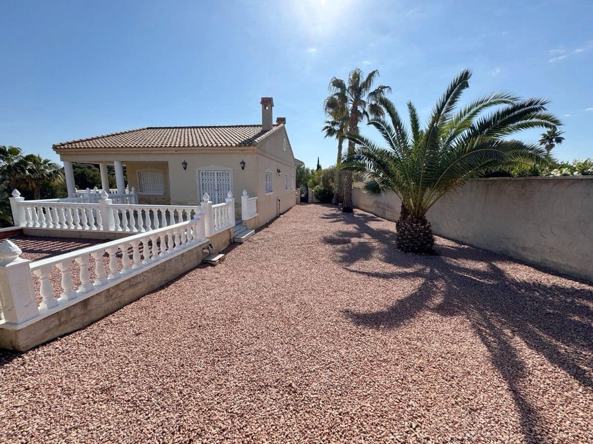 3 bedroom Villa for sale in Algorfa with pool - € 585,000 (Ref: 10013814)
