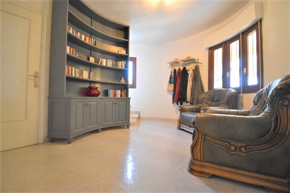 Chalet de 6 habitaciones en Orihuela Costa en venta con piscina - 450.000 € (Ref: 10013815)