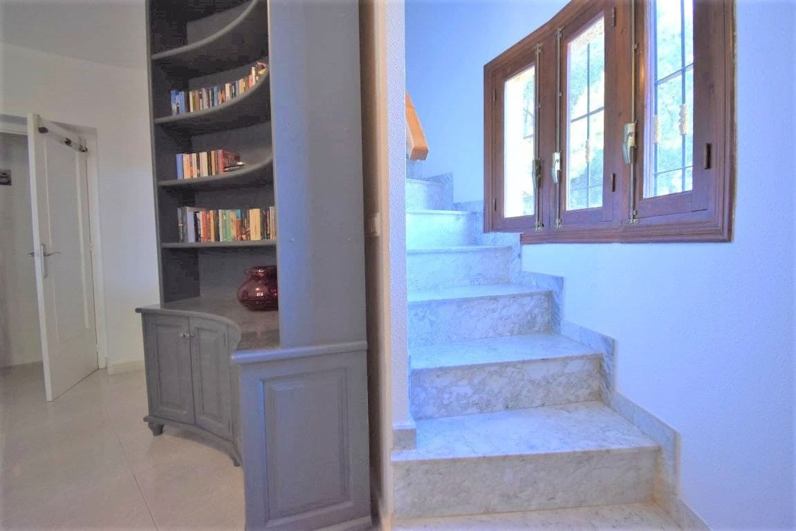 Chalet de 6 habitaciones en Orihuela Costa en venta con piscina - 450.000 € (Ref: 10013815)