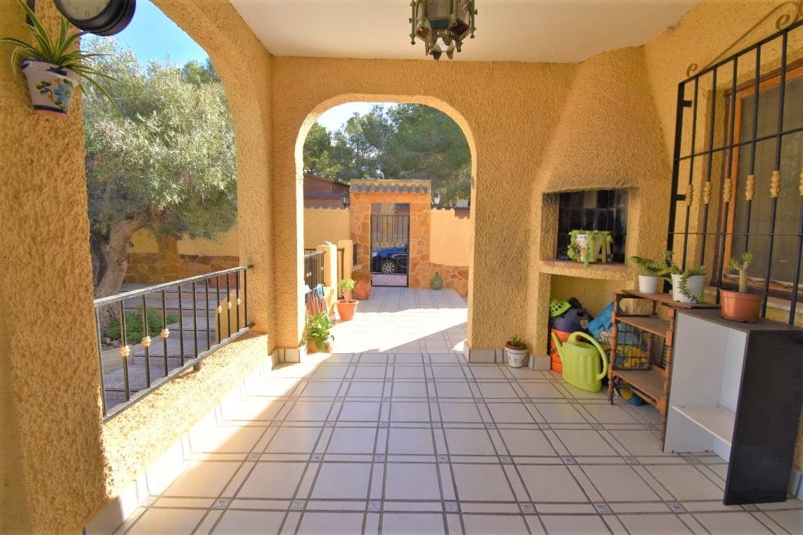Chalet de 6 habitaciones en Orihuela Costa en venta con piscina - 450.000 € (Ref: 10013815)