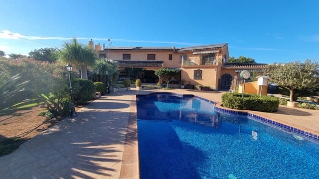 4 bedroom Villa for sale in Pedreguer - € 975,000 (Ref: 10013819)