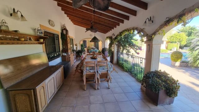 4 bedroom Villa for sale in Pedreguer - € 975,000 (Ref: 10013819)