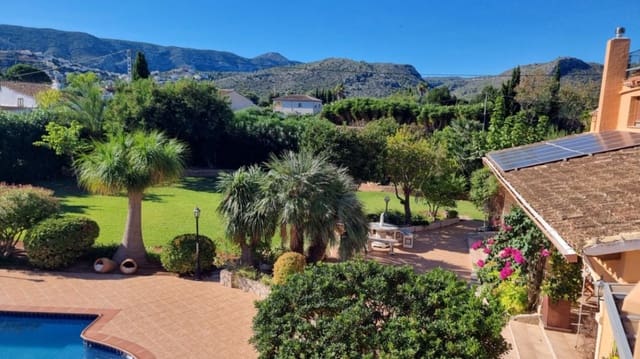 4 bedroom Villa for sale in Pedreguer - € 975,000 (Ref: 10013819)