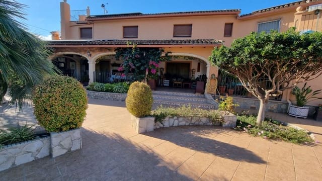 4 bedroom Villa for sale in Pedreguer - € 975,000 (Ref: 10013819)
