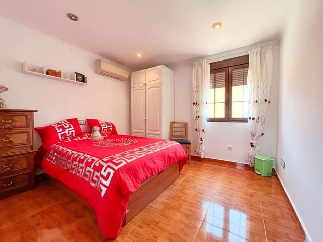 6 bedroom Villa for sale in La Marina, Elche / Elx - € 850,000 (Ref: 10013821)