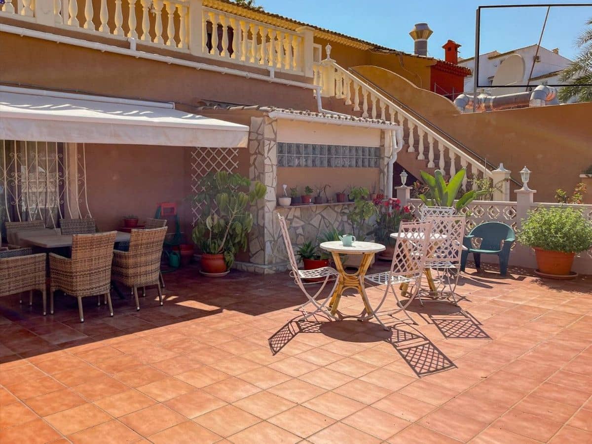 6 Zimmer Villa zu verkaufen in La Marina - 850.000 € (Ref: 10013821)