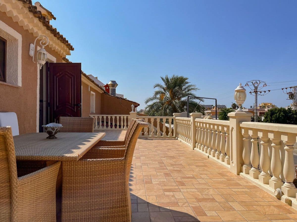 6 Zimmer Villa zu verkaufen in La Marina - 850.000 € (Ref: 10013821)