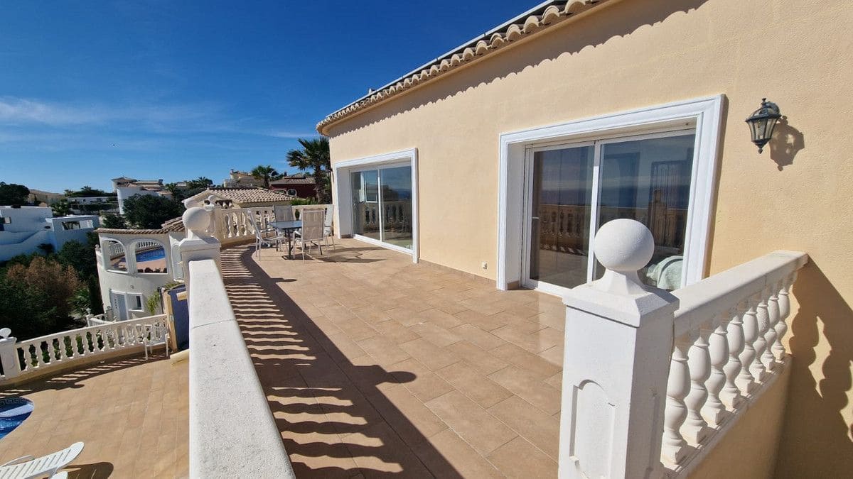 Chalet de 4 habitaciones en Benitachell / Benitatxell en venta - 730.000 € (Ref: 10013822)