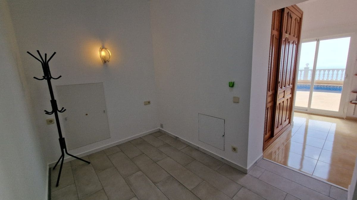 Chalet de 4 habitaciones en Benitachell / Benitatxell en venta - 730.000 € (Ref: 10013822)