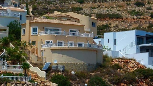 Chalet de 4 habitaciones en Benitachell / Benitatxell en venta - 730.000 € (Ref: 10013822)