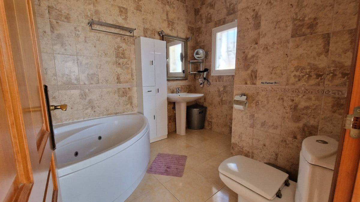 Chalet de 4 habitaciones en Benitachell / Benitatxell en venta - 730.000 € (Ref: 10013822)