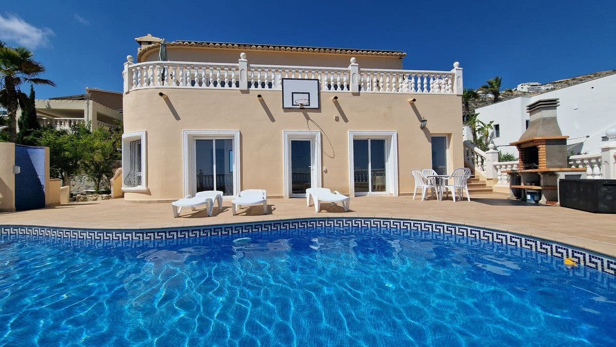 Chalet de 4 habitaciones en Benitachell / Benitatxell en venta - 730.000 € (Ref: 10013822)