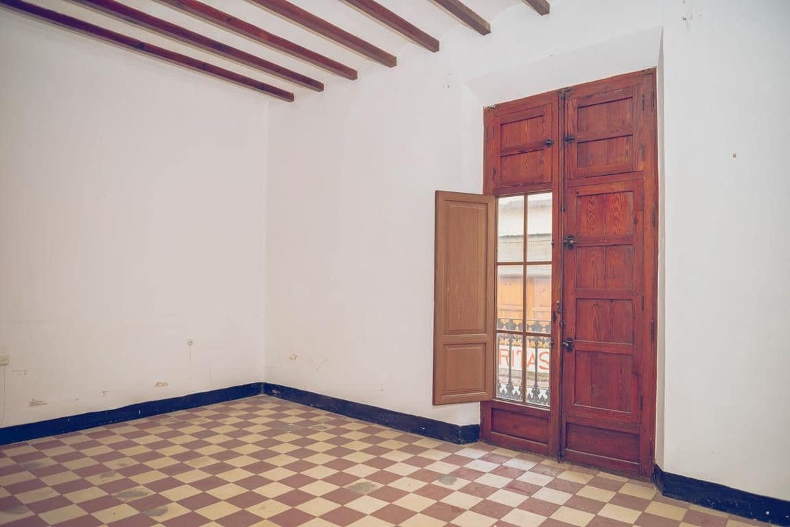 9 sypialnia Willa na sprzedaż w Pego - 320 000 € (Ref: 10013834)
