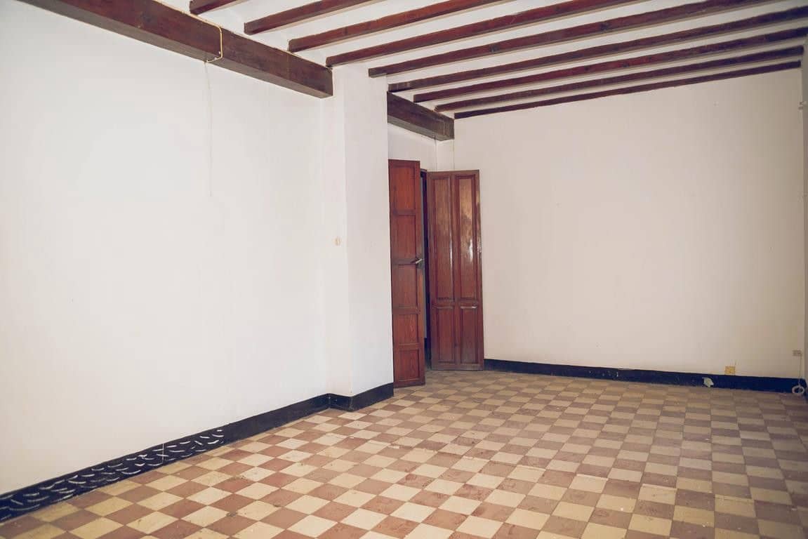 9 sypialnia Willa na sprzedaż w Pego - 320 000 € (Ref: 10013834)