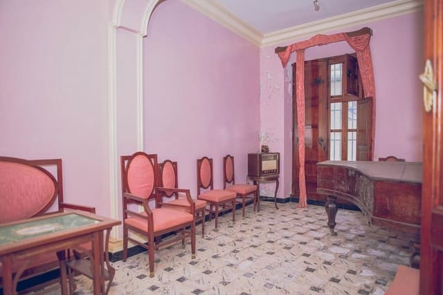9 camera da letto Villa in vendita in Pego - 320.000 € (Rif: 10013834)