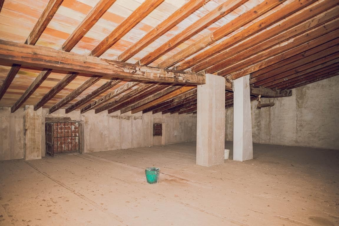 9 sypialnia Willa na sprzedaż w Pego - 320 000 € (Ref: 10013834)