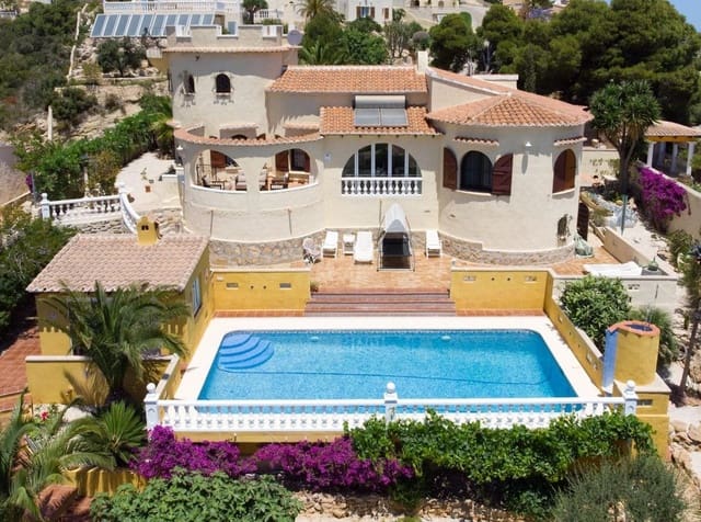 5 bedroom Villa for sale in Benitachell / Benitatxell - € 585,000 (Ref: 10013845)