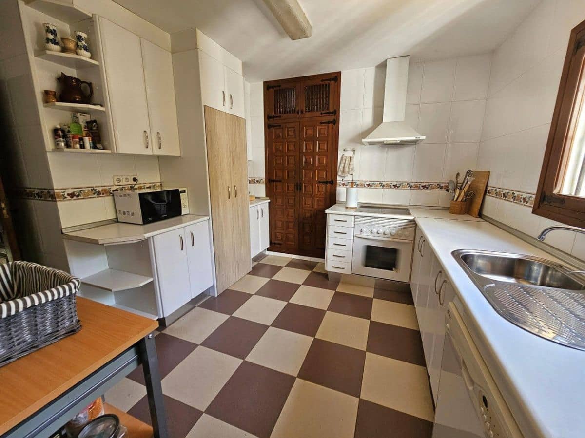 6 bedroom Villa for sale in Javea / Xabia - € 790,000 (Ref: 10013847)