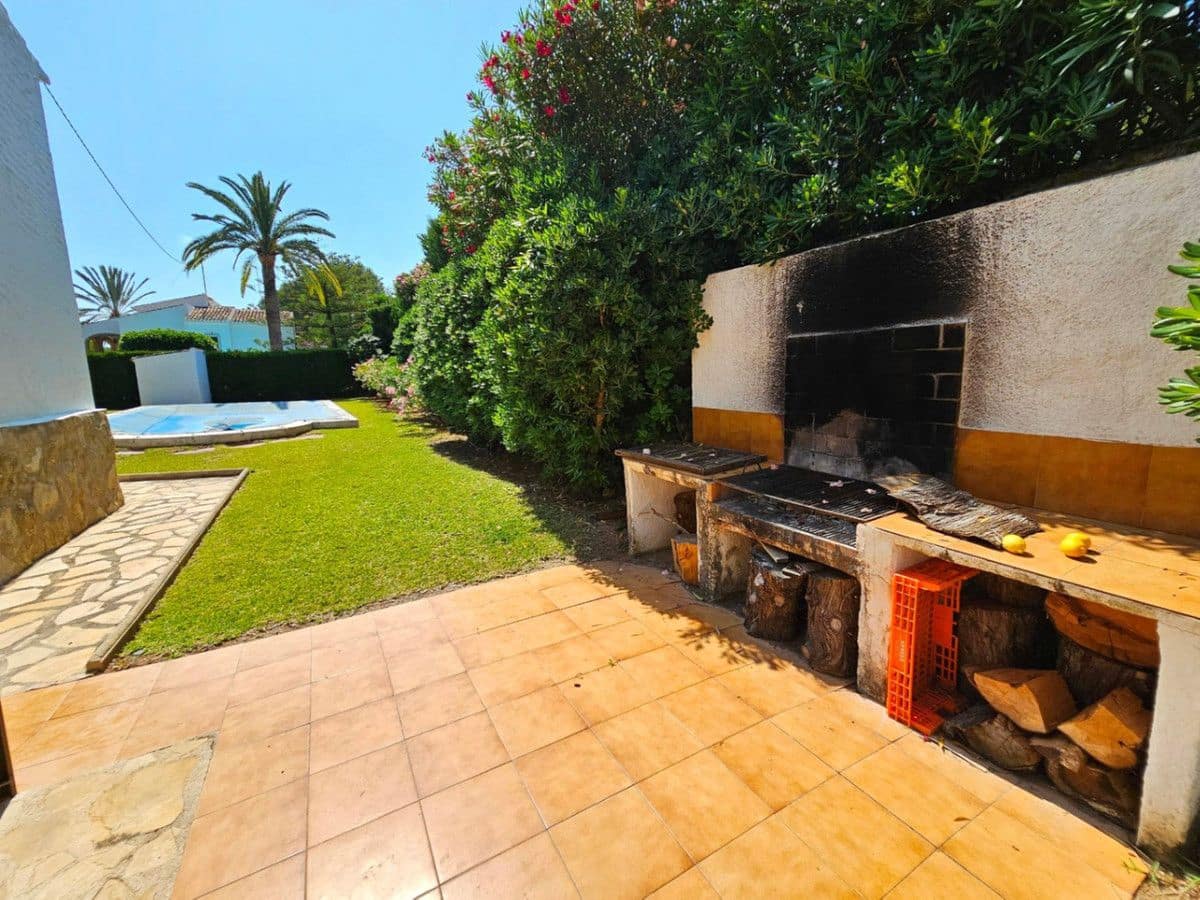 6 bedroom Villa for sale in Javea / Xabia - € 790,000 (Ref: 10013847)