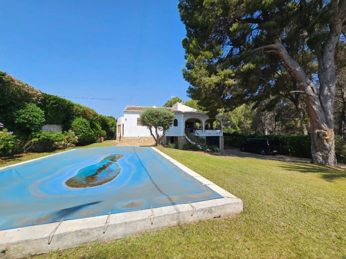 6 bedroom Villa for sale in Javea / Xabia - € 790,000 (Ref: 10013847)
