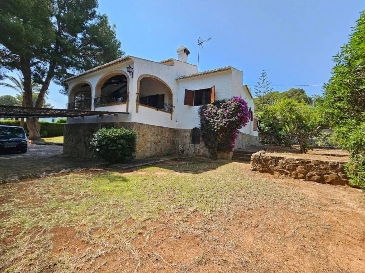 6 bedroom Villa for sale in Javea / Xabia - € 790,000 (Ref: 10013847)