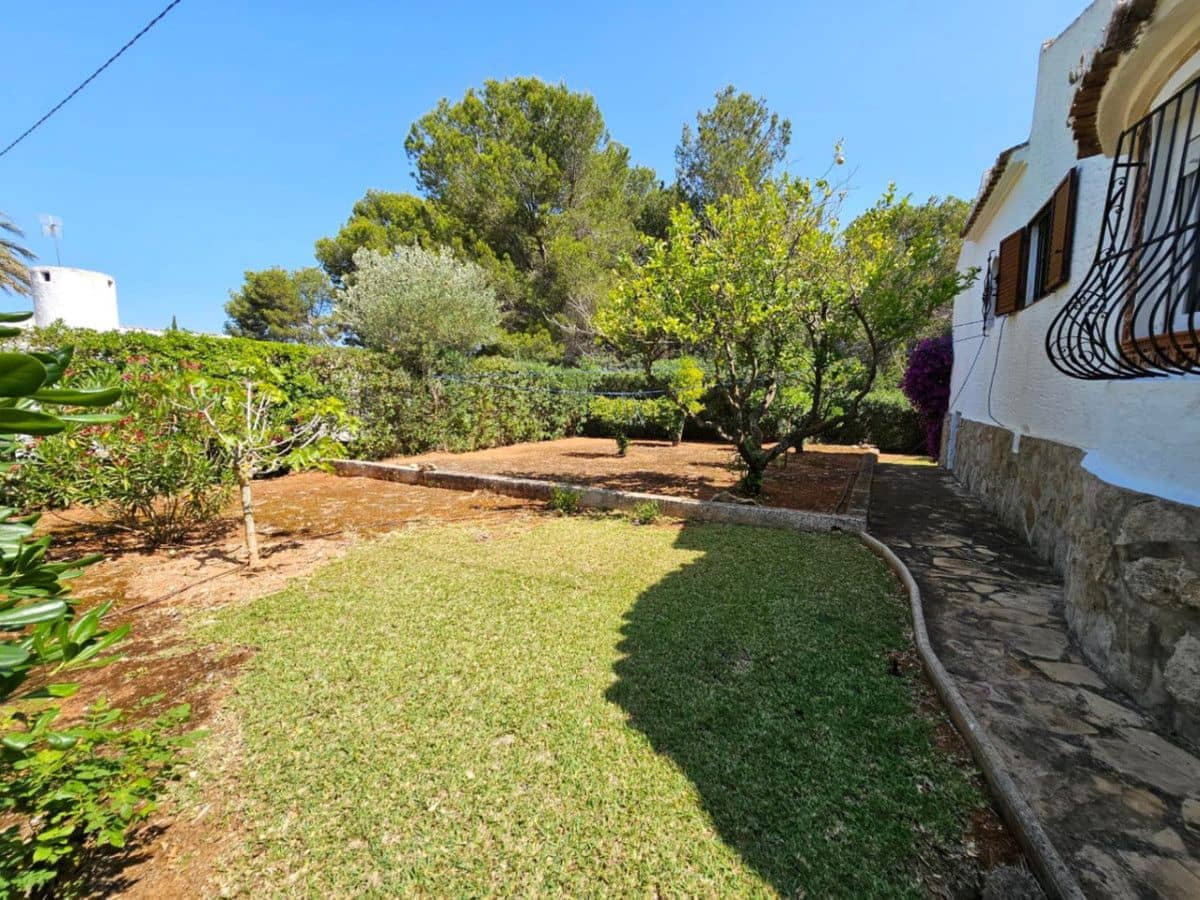 6 bedroom Villa for sale in Javea / Xabia - € 790,000 (Ref: 10013847)