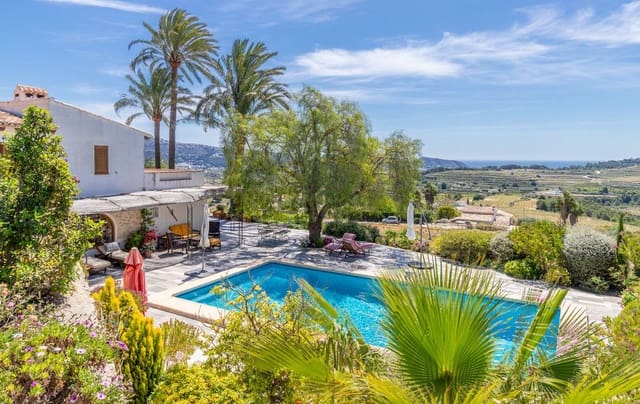8 bedroom Finca/Country House for sale in Teulada Pueblo, Teulada-Moraira - € 1,600,000 (Ref: 10013859)