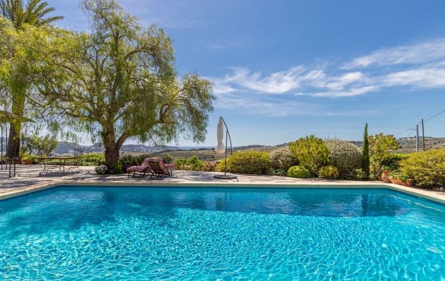 8 bedroom Finca/Country House for sale in Teulada Pueblo, Teulada-Moraira - € 1,600,000 (Ref: 10013859)