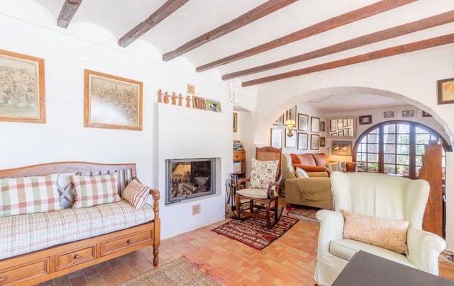 8 bedroom Finca/Country House for sale in Teulada Pueblo, Teulada-Moraira - € 1,600,000 (Ref: 10013859)