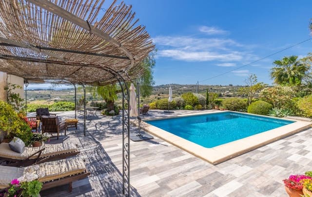 8 bedroom Finca/Country House for sale in Teulada Pueblo, Teulada-Moraira - € 1,600,000 (Ref: 10013859)