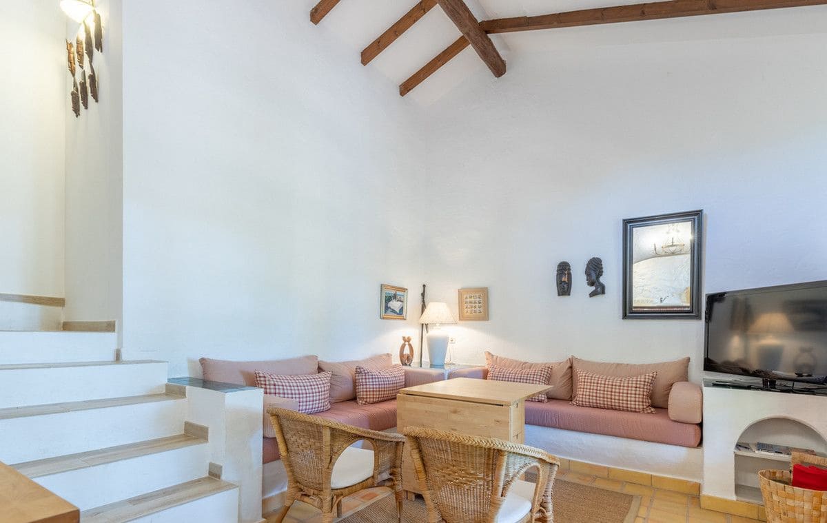 8 bedroom Finca/Country House for sale in Teulada - € 1,600,000 (Ref: 10013859)