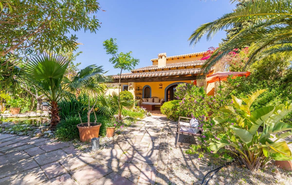8 bedroom Finca/Country House for sale in Teulada - € 1,600,000 (Ref: 10013859)