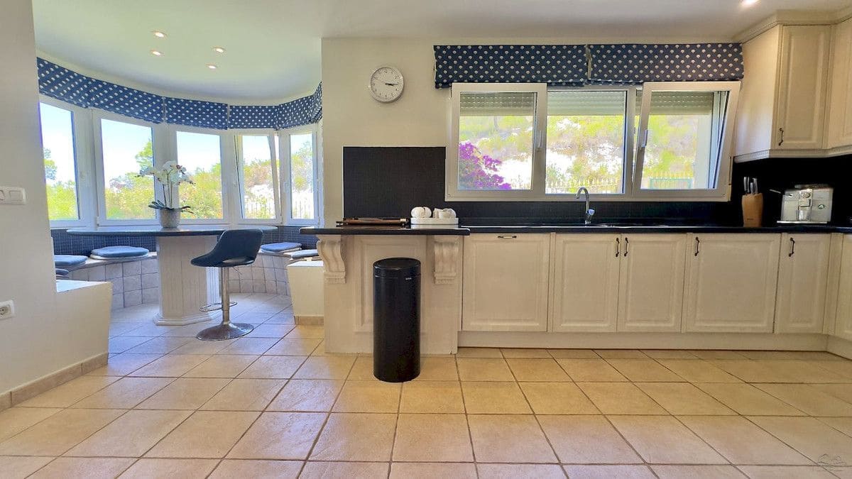 4 bedroom Villa for sale in Javea / Xabia - € 2,200,000 (Ref: 10013864)