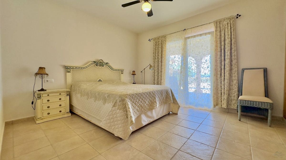 4 bedroom Villa for sale in Javea / Xabia - € 2,200,000 (Ref: 10013864)