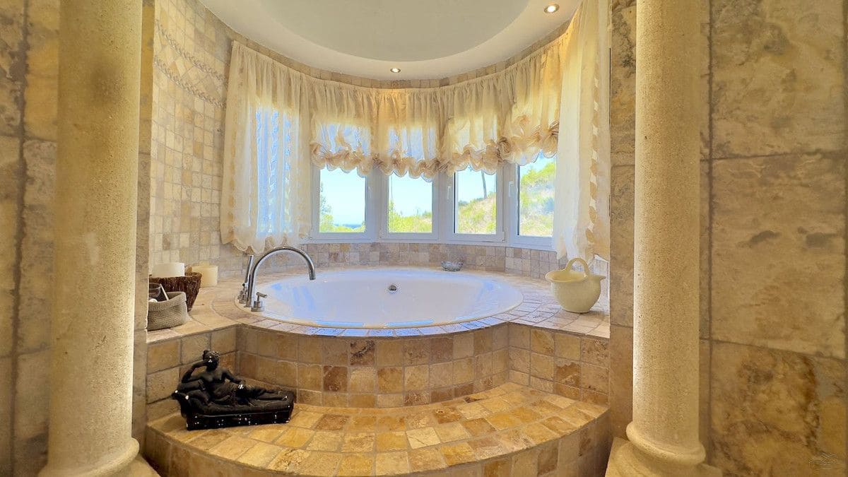 4 bedroom Villa for sale in Javea / Xabia - € 2,200,000 (Ref: 10013864)